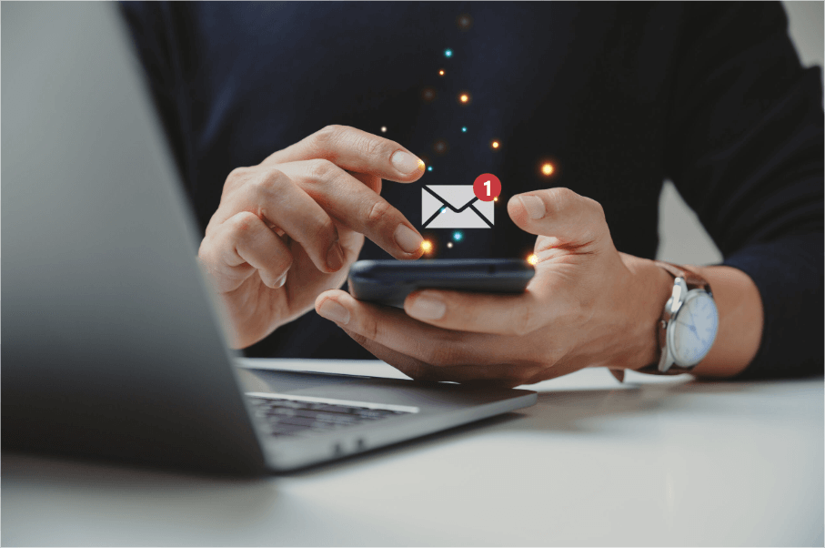why businesses use sms alerts to keep employees informed in real time