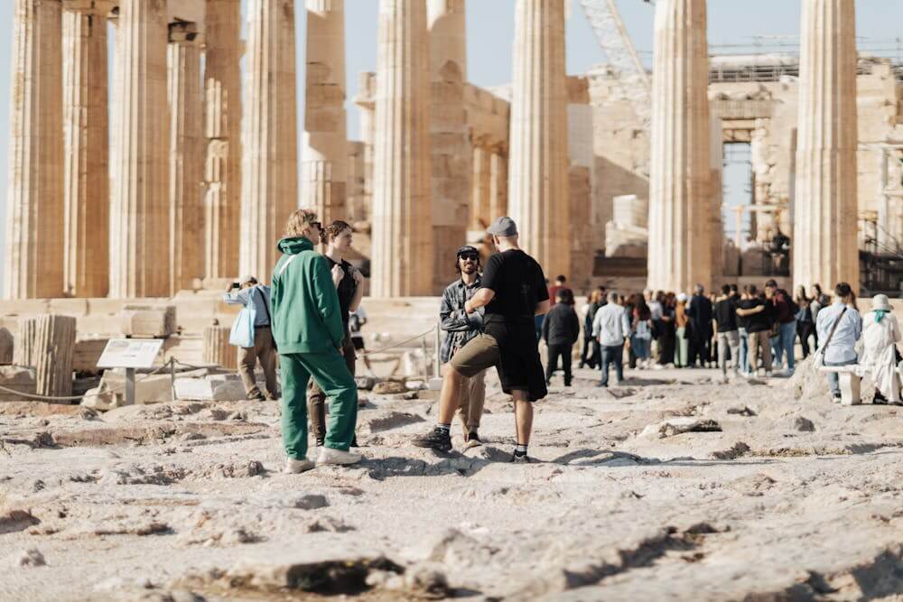 why-sms-works-so-well-for-tour-guides